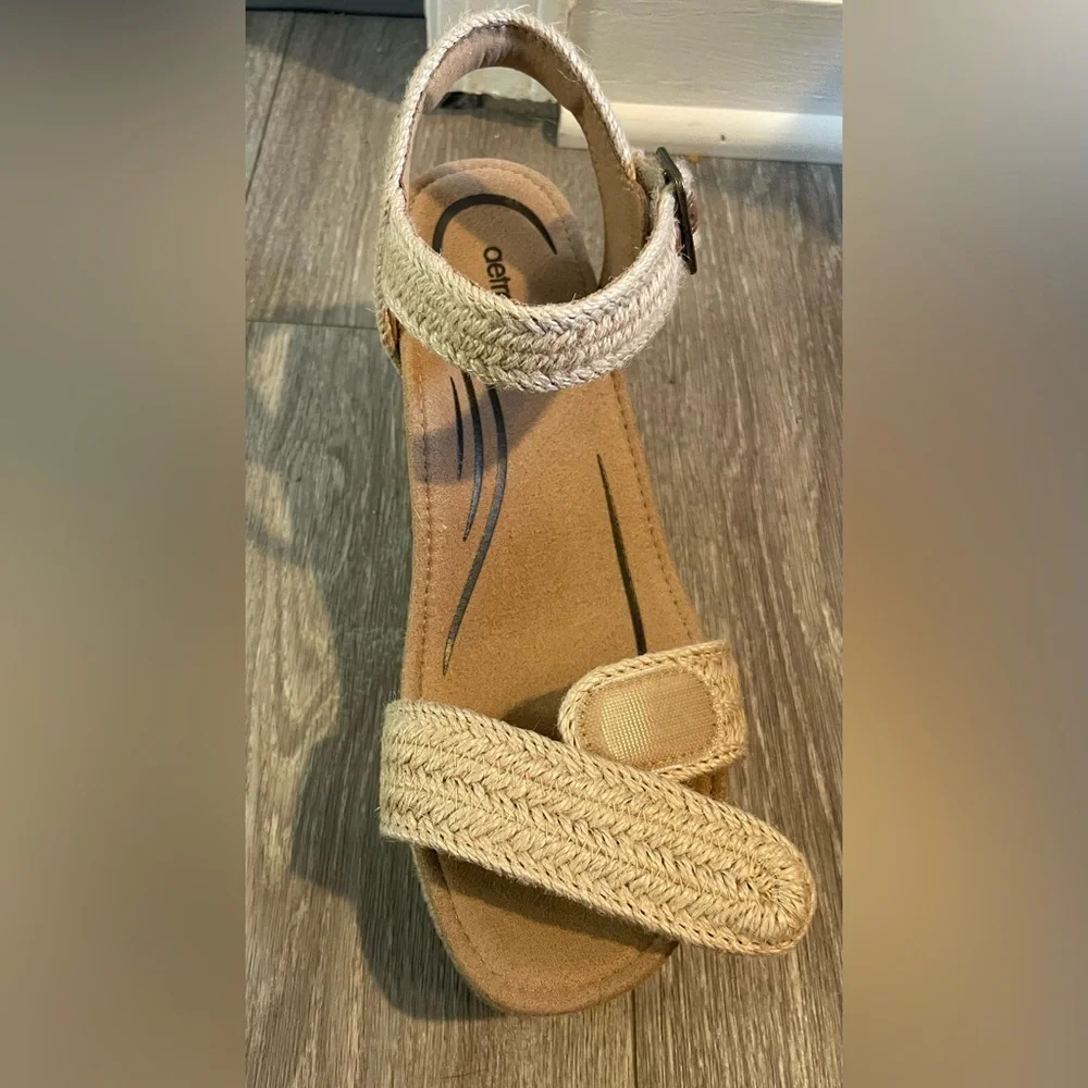 Aetrex Cream Sidney Espadrille wedge Sandals Sz 38